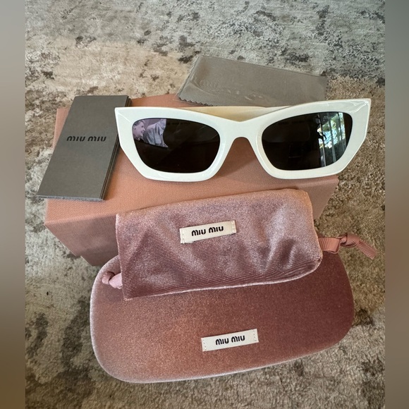 MIU MIU MU 09WS Runway in white - Picture 9 of 16